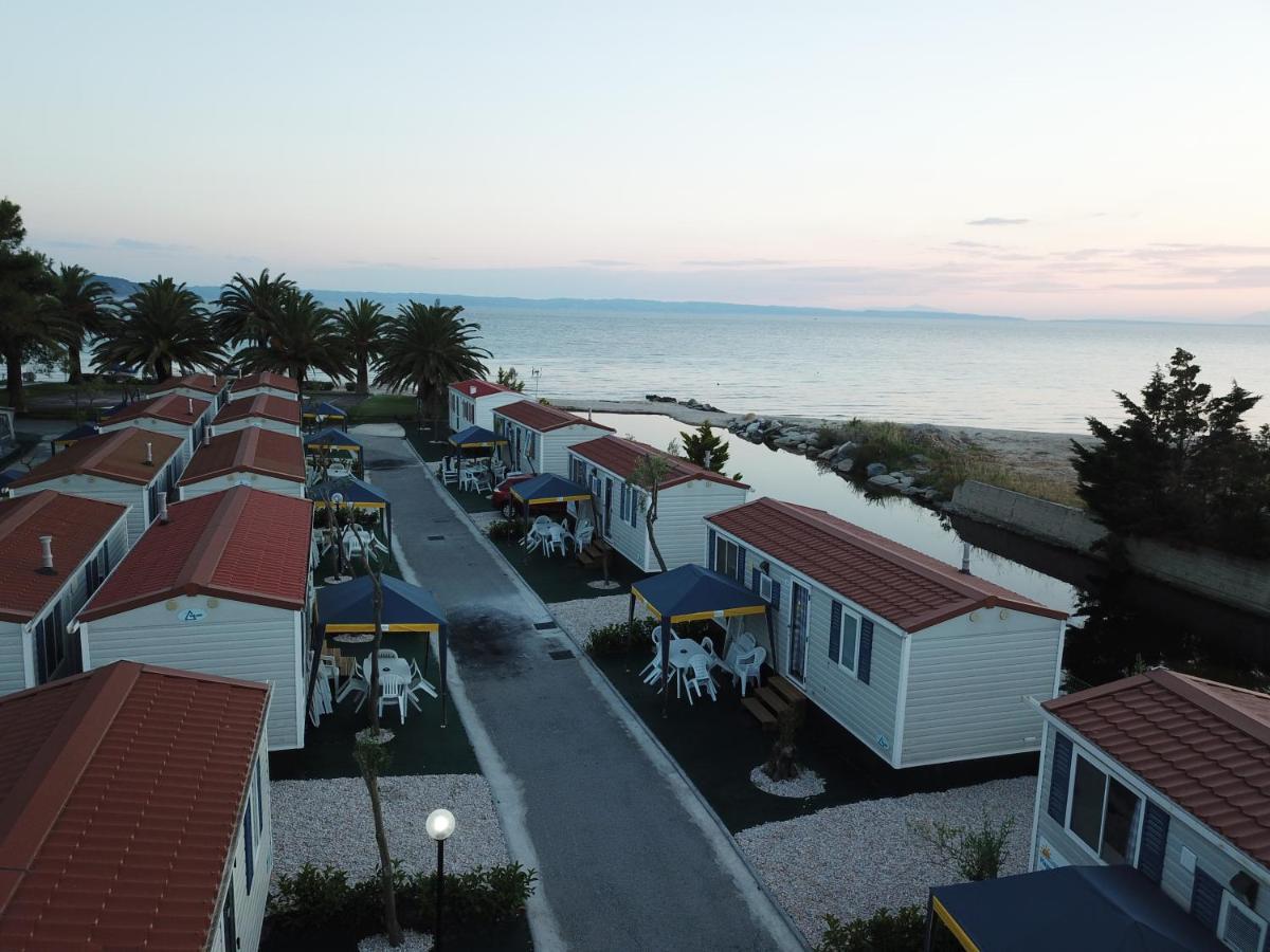 Happy Camp Mobile Homes In Castello Camping & Summer Resort Neos Marmaras Eksteriør billede